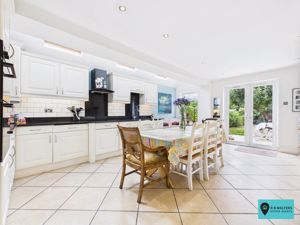 Kitchen/Breakfast Room- click for photo gallery